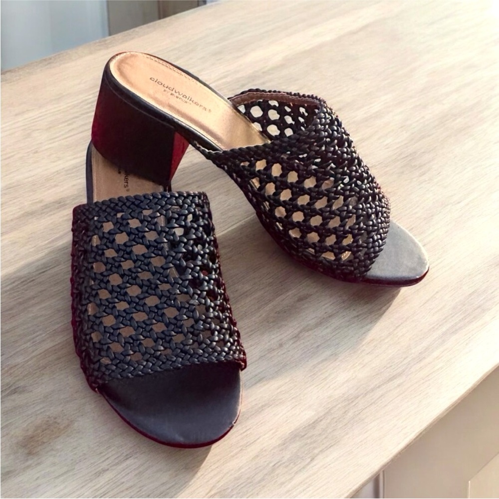 Cloudwalkers by Clarks Black Woven Mules EUC women's  size 11 wide